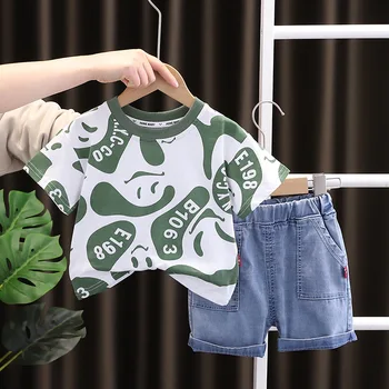 Детско момче Летни екипировки Детски дрехи 2023 Корейски стил карикатура отпечатани къс ръкав тениски и шорти Детски анцузи